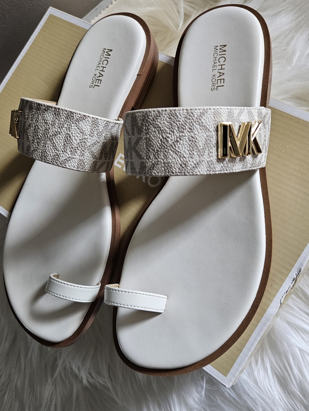 Michael Kors Women's White Logo Toe-Ring Slide Sandals - NWT - Sz 9